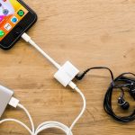 Appleがついに公式サイトで普通のイヤホンを使いながら充電が可能になるアダプターを販売